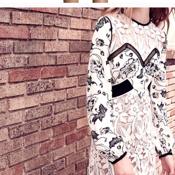 Self-Portrait Dresses & Skirts - Self Portrait Lace Floral Dress US 4